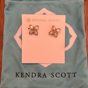 Vintage Kendra Scott Pearl Color Bar earrings